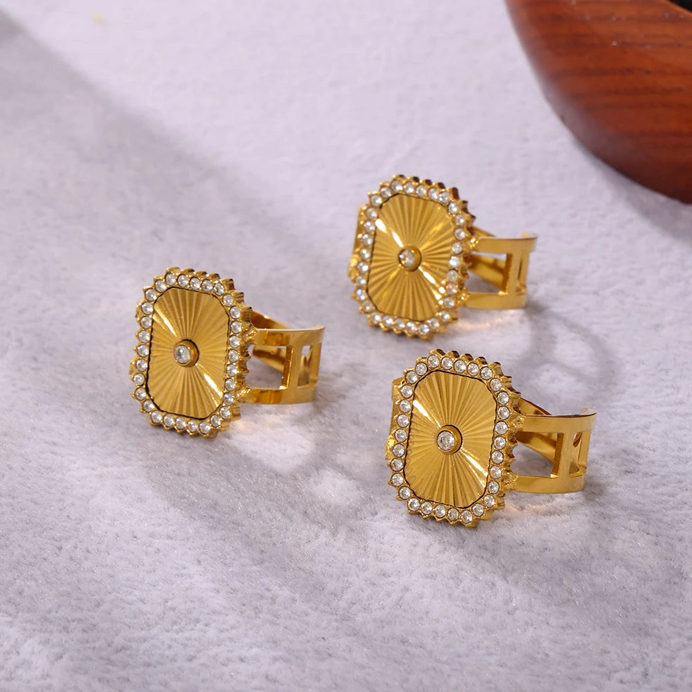 Anillo Zózonia: estilo romántico y delicado con un brillo sutil