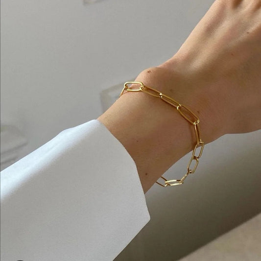 Pulseira Alice – Elegância Dourada em Corrente de Elos