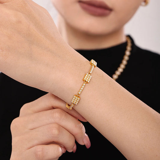 Pulseira Addolorata – Sofisticação Sutil e Feminina