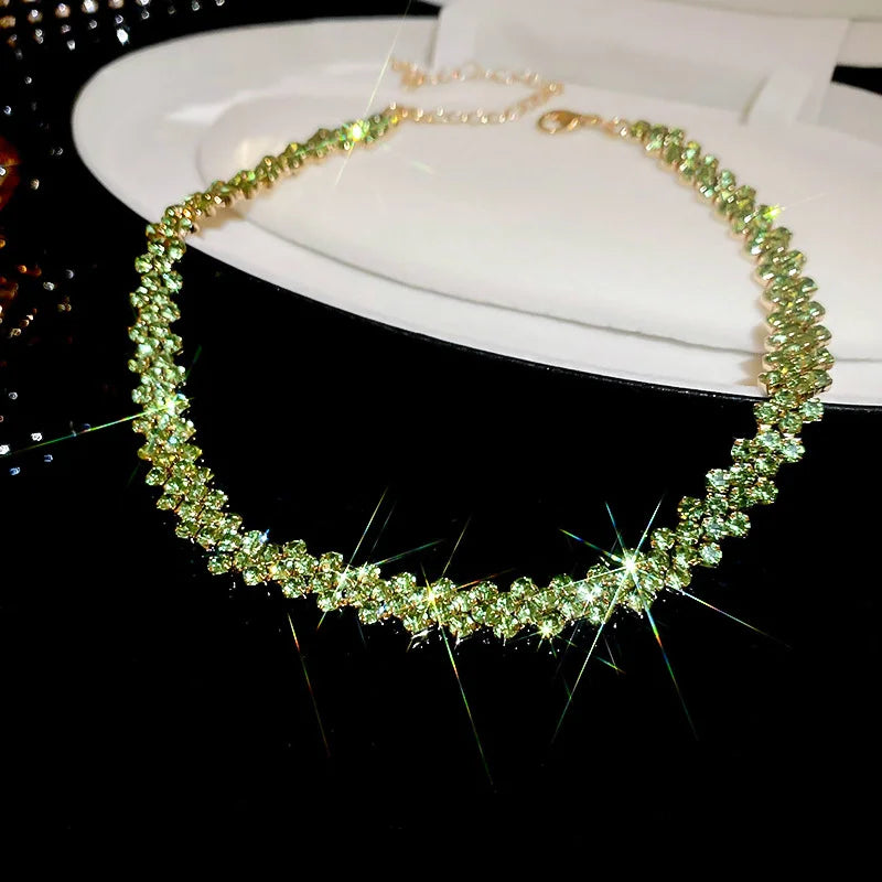 Colar Kyara – O Brilho Delicado do Strass