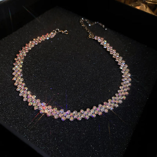 Colar Kyara – O Brilho Delicado do Strass