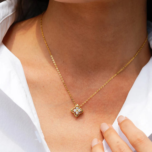 Colar Kara – Luxo Eterno em Ouro com Diamantes