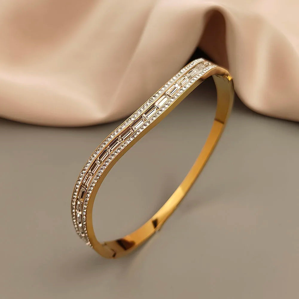 Pulseira Cara – Estilo Minimalista com Elegância Duradoura